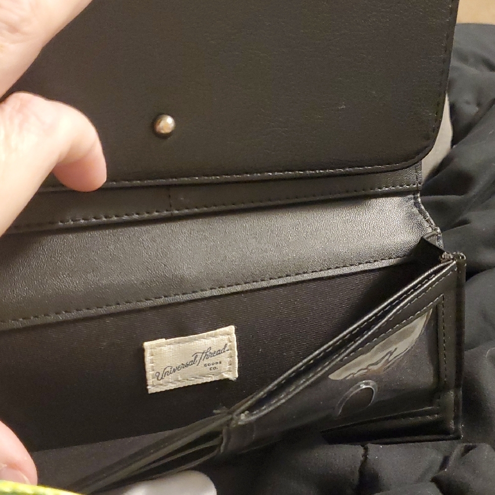 Universal Thread Black Faux Leather Bifold Wallet Snap Closure - Picture 2 of 6